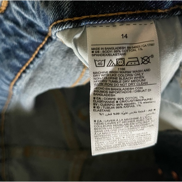 Old Navy| O.G. Straight High Rise Jean Shorts, Size 14•••Light Distress, NWT - Picture 7 of 9